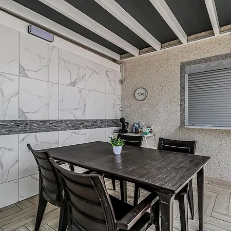 Urban San Roque With Solarium